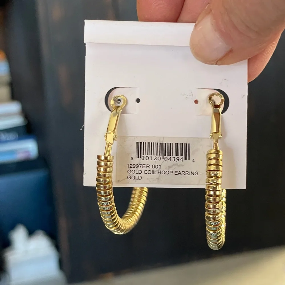 GOLD COIL HOOP EARRING by Jules Smith, NWT. - Picture 5 of 15